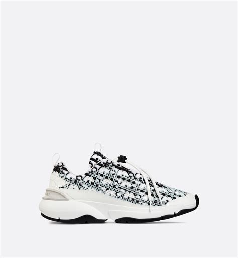 white dior oblique sneaker.